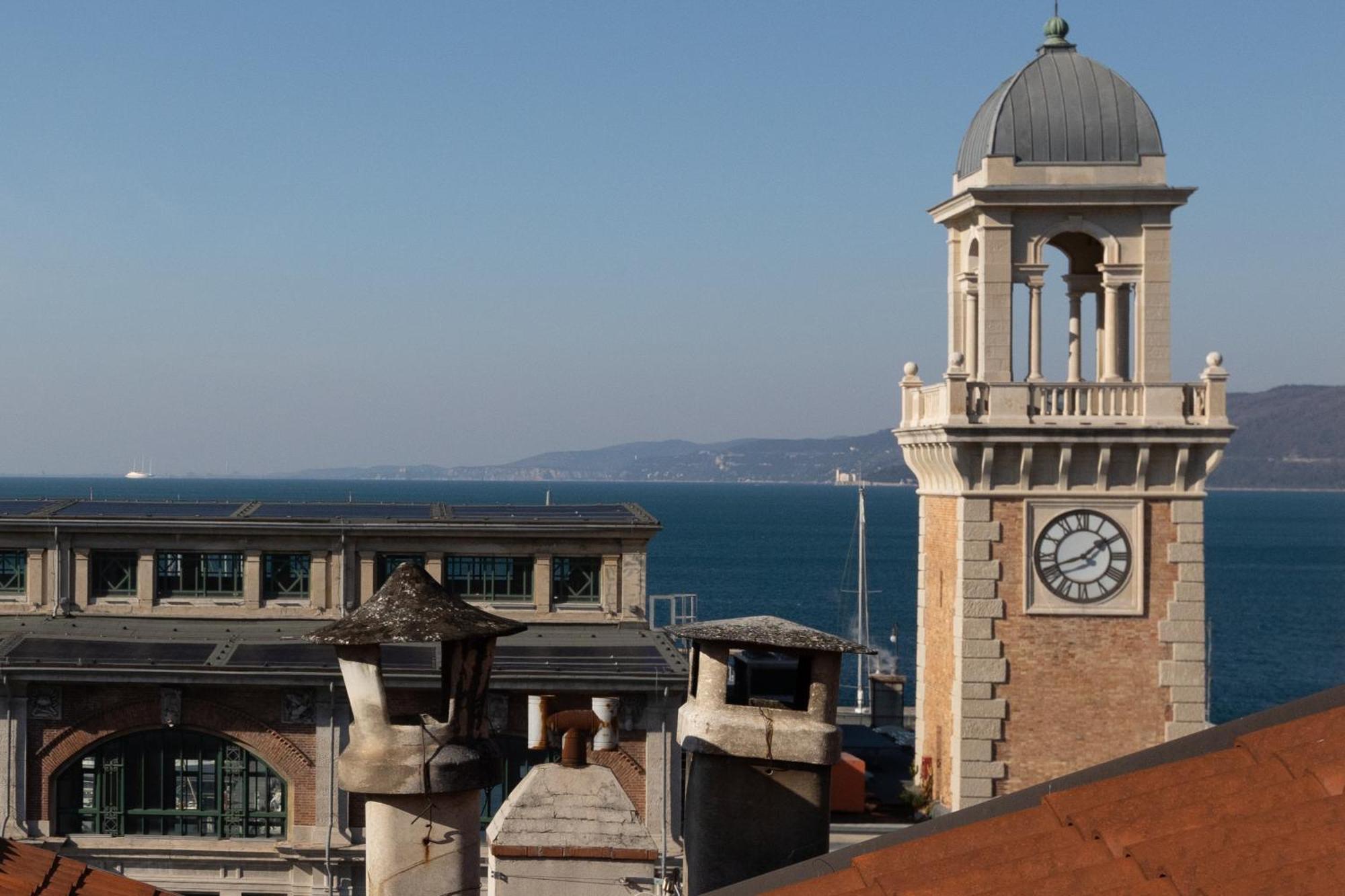 Mansarda Piazza Venezia Διαμέρισμα Τεργέστη Εξωτερικό φωτογραφία